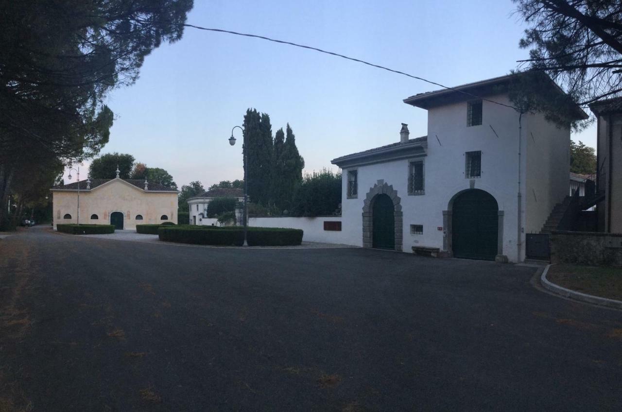 La Foresteria Di Villa Gorgo San Vito al Torre Exterior foto